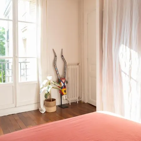 Sublime 43m Ideal For A Couple In Paris! Apartment *